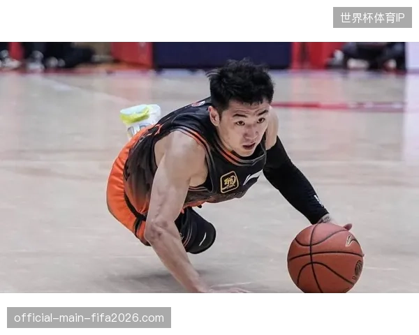 三连冠后的辽宁队本赛季进入重建,常规赛仅名列第九,季后赛首轮遭遇山东队 三连冠后的辽宁队本赛季进入重建,常规赛仅名列第九,季后赛首轮遭遇山东队